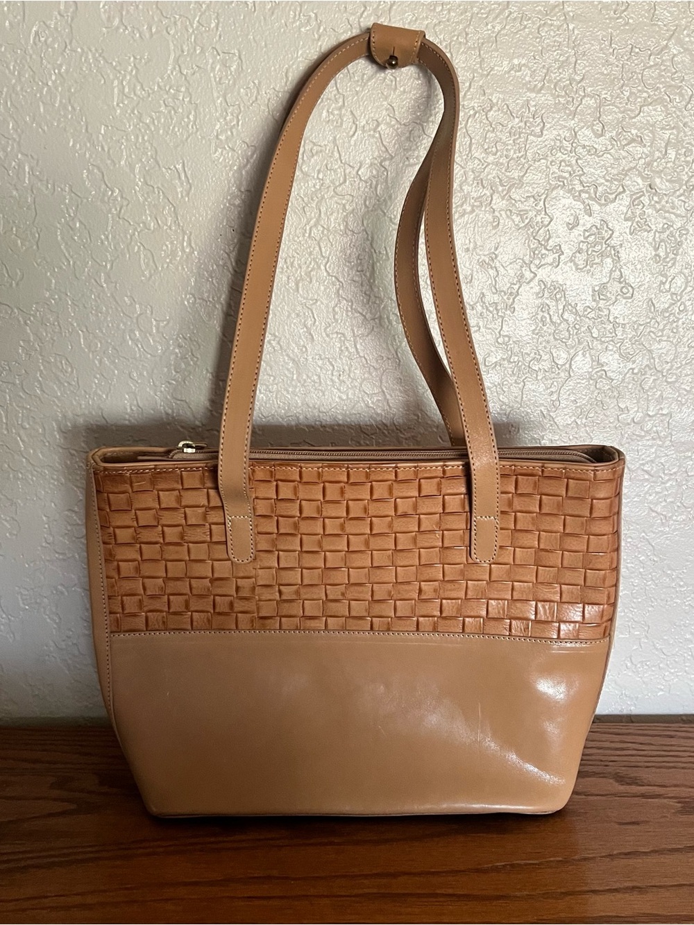 Vintage Brahmin Libby Bag – Camel Basketweave Collection – Style #37867CA - Picture 3 of 14